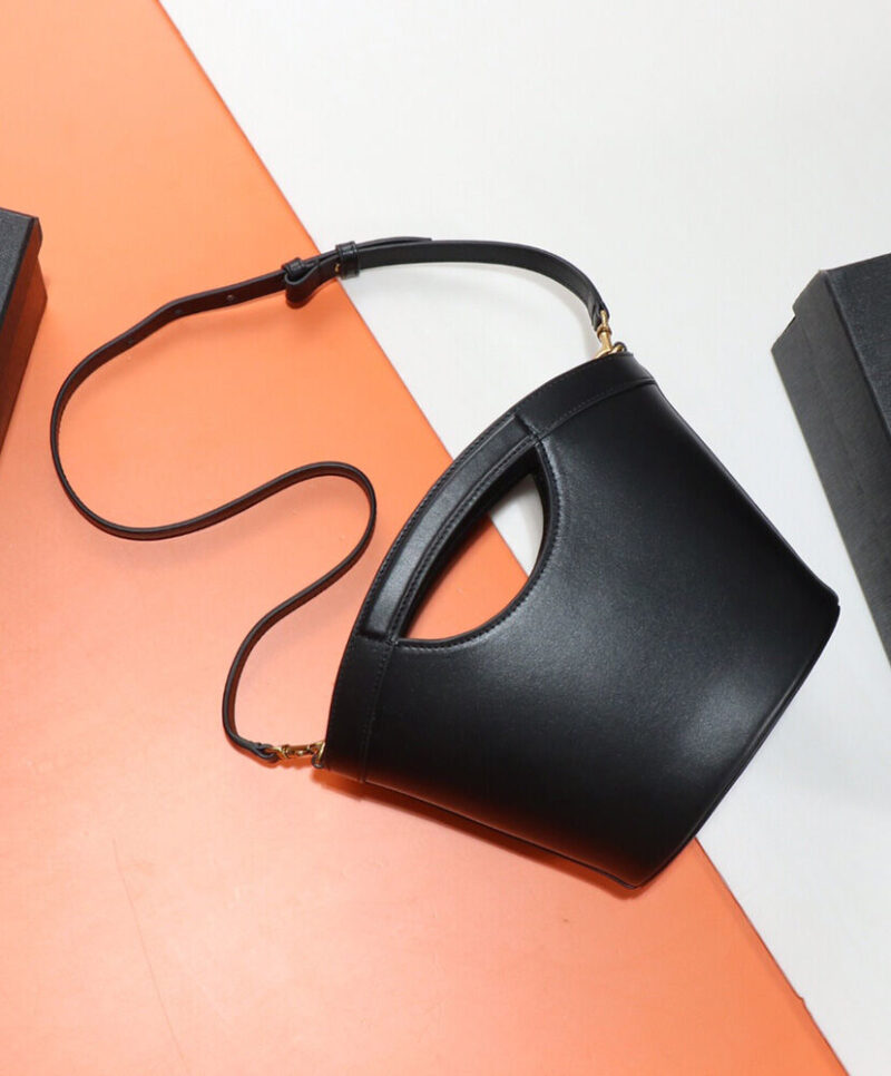 Saint Laurent Celia Mini Tote In Smooth Leather Black